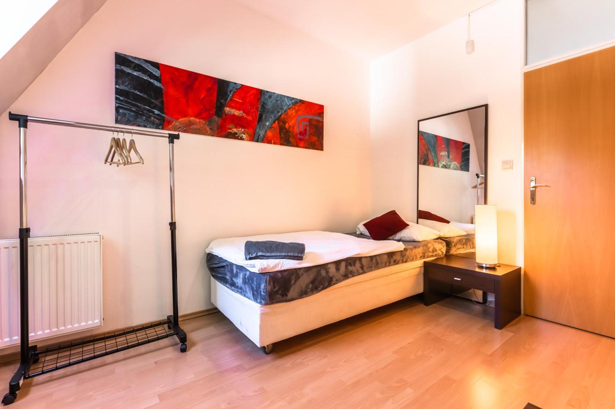 Lovely 4-Bedroom Flat In Historical Center With Stunning View Trenčín Exteriér fotografie