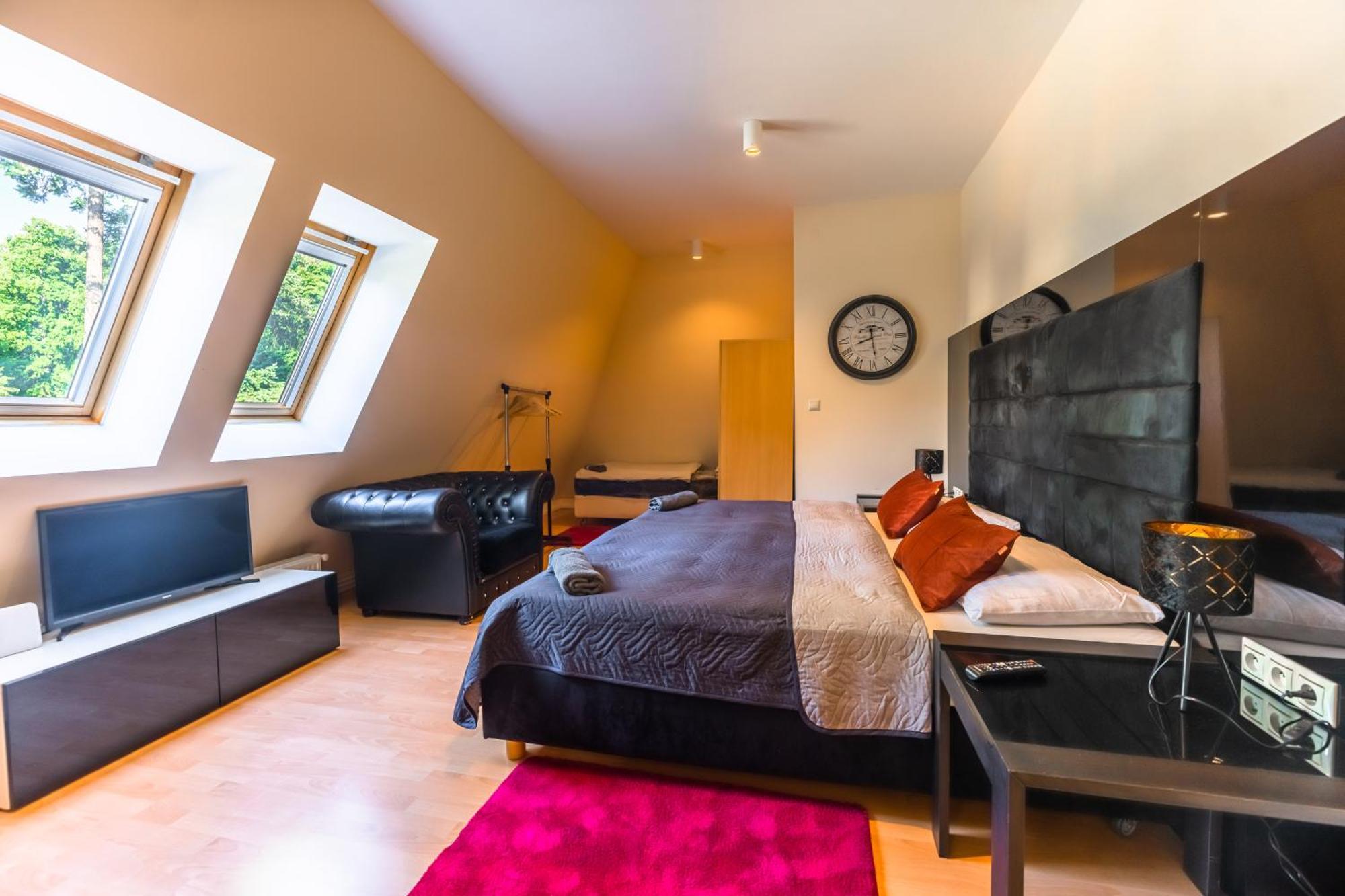 Lovely 4-Bedroom Flat In Historical Center With Stunning View Trenčín Exteriér fotografie